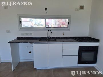 Casa VENTA CON RENTA en San Sebastián A1 FONDO A PULMON VERDE no crédito MB