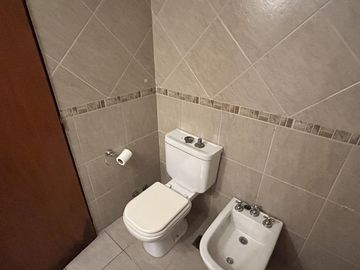 Venta, Casa, 5 Ambientes, Triple cochera, Balcón Terraza, Patio, Parrilla, Ituzaingó