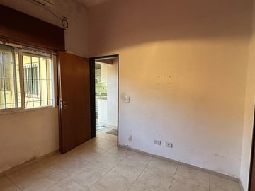 Venta, Casa, 5 Ambientes, Triple cochera, Balcón Terraza, Patio, Parrilla, Ituzaingó