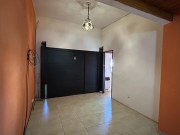 Venta, Casa, 5 Ambientes, Triple cochera, Balcón Terraza, Patio, Parrilla, Ituzaingó