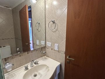Venta, Casa, 5 Ambientes, Triple cochera, Balcón Terraza, Patio, Parrilla, Ituzaingó