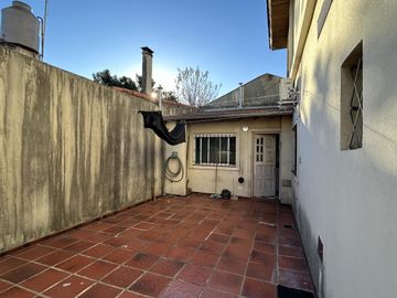 Venta, Casa, 5 Ambientes, Triple cochera, Balcón Terraza, Patio, Parrilla, Ituzaingó