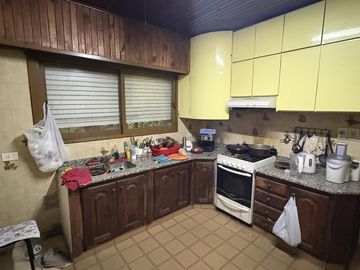 Venta, Casa, 5 Ambientes, Triple cochera, Balcón Terraza, Patio, Parrilla, Ituzaingó