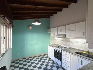 Venta, Casa, 5 Ambientes, Triple cochera, Balcón Terraza, Patio, Parrilla, Ituzaingó