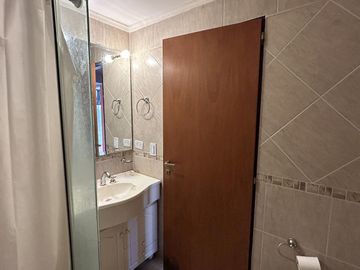 Venta, Casa, 5 Ambientes, Triple cochera, Balcón Terraza, Patio, Parrilla, Ituzaingó
