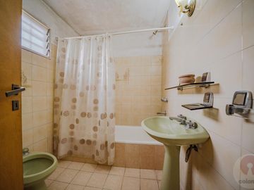 Casa en Venta 5 ambientes, en Villa Raffo