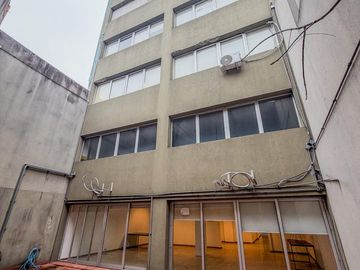 ALQUILER - LOCAL COMERCIAL - BARRACAS 200 m2