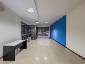 ALQUILER - LOCAL COMERCIAL - BARRACAS 200 m2