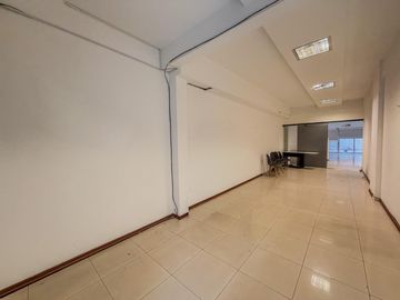 ALQUILER - LOCAL COMERCIAL - BARRACAS 200 m2