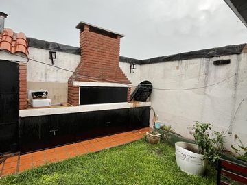 Venta Casa 3 dormitorios y Local Esquina - Barrio General Bustos, Córdoba