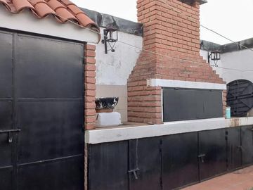 Venta Casa 3 dormitorios y Local Esquina - Barrio General Bustos, Córdoba