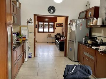 Venta Casa 3 dormitorios y Local Esquina - Barrio General Bustos, Córdoba
