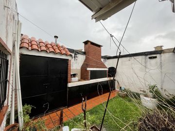Venta Casa 3 dormitorios y Local Esquina - Barrio General Bustos, Córdoba