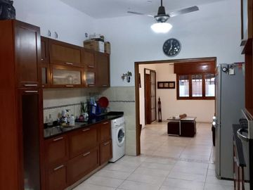 Venta Casa 3 dormitorios y Local Esquina - Barrio General Bustos, Córdoba