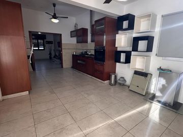 Venta Casa 3 dormitorios y Local Esquina - Barrio General Bustos, Córdoba