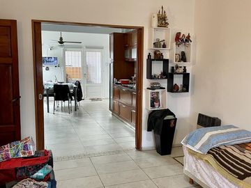Venta Casa 3 dormitorios y Local Esquina - Barrio General Bustos, Córdoba