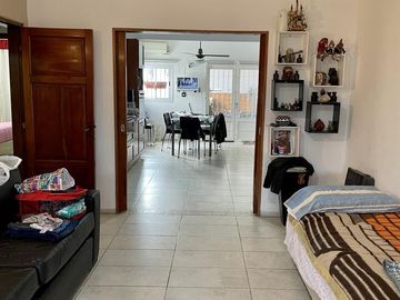 Venta Casa 3 dormitorios y Local Esquina - Barrio General Bustos, Córdoba