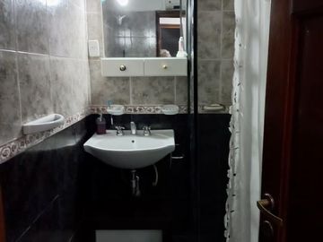 Venta Casa 3 dormitorios y Local Esquina - Barrio General Bustos, Córdoba