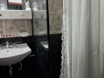 Venta Casa 3 dormitorios y Local Esquina - Barrio General Bustos, Córdoba
