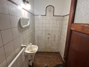 Venta Casa 3 dormitorios y Local Esquina - Barrio General Bustos, Córdoba