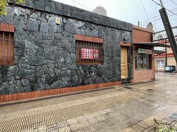 Venta Casa 3 dormitorios y Local Esquina - Barrio General Bustos, Córdoba