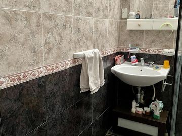 Venta Casa 3 dormitorios y Local Esquina - Barrio General Bustos, Córdoba