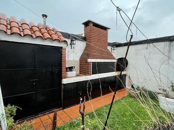 Venta Casa 3 dormitorios y Local Esquina - Barrio General Bustos, Córdoba