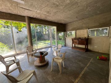 Casa de 3 dormitorios con terreno y vista franca al Rio sobre Av. Puccio