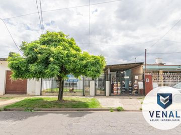 Venta Casa en Don Torcuato 3 ambientes, lote 459m², fondo y jardín, excelente ubicación residencial