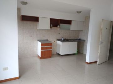 Departamento dos ambientes en alquiler en Wilde Centro
