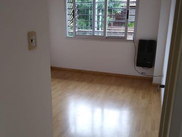 Departamento dos ambientes en alquiler en Wilde Centro