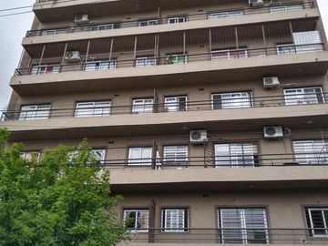 Departamento dos ambientes en alquiler en Wilde Centro