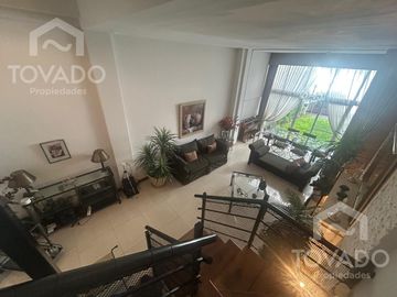 Casa 4 Ambientes con Cochera, jardín y terraza propia en Palermo!
