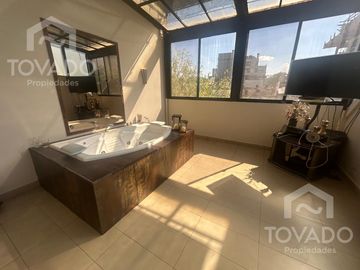 Casa 4 Ambientes con Cochera, jardín y terraza propia en Palermo!