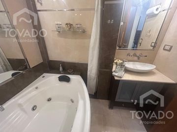 Casa 4 Ambientes con Cochera, jardín y terraza propia en Palermo!