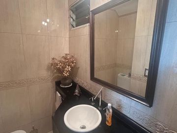 Casa 4 Ambientes con Cochera, jardín y terraza propia en Palermo!