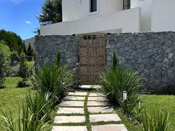 Casa en Alquiler Temporal, en el Barrio Los Robles, Haras Santa Maria, Escobar, G.B.A Norte