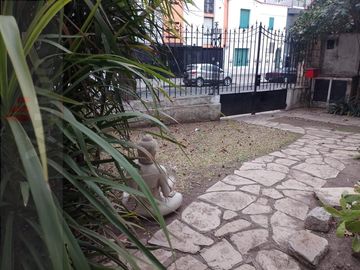 Espectacular casa de estilo, única por su estado!!! A mts. de Av. Triunvirato y de estación de Subte