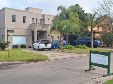 Casa a la Venta de 6 ambientes en Barrio Cerrado La Montura