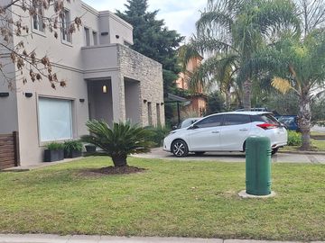 Casa a la Venta de 6 ambientes en Barrio Cerrado La Montura