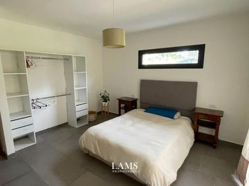 Alquiler permanente - Chalet 3 ambientes en Barrio Bosque Peralta Ramos