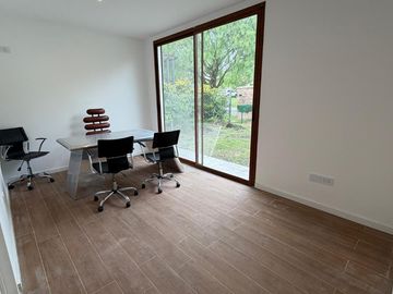 VENTA - Casa en Barrio Privado Santa Elena - Pilar del Este