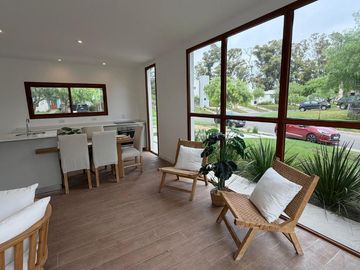VENTA - Casa en Barrio Privado Santa Elena - Pilar del Este