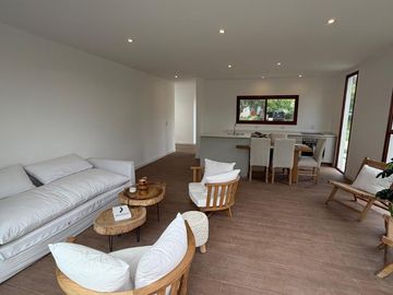 VENTA - Casa en Barrio Privado Santa Elena - Pilar del Este