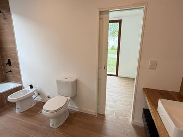 VENTA - Casa en Barrio Privado Santa Elena - Pilar del Este