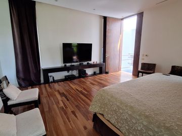 Casa de 5 ambientes en Alquiler en Barrio Cerrado La Montura