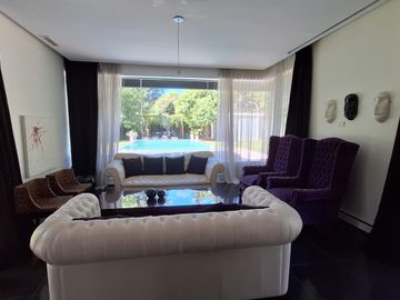 Casa de 5 ambientes en Alquiler en Barrio Cerrado La Montura