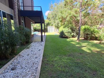 Casa de 5 ambientes en Alquiler en Barrio Cerrado La Montura