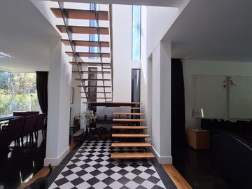 Casa de 5 ambientes en Alquiler en Barrio Cerrado La Montura