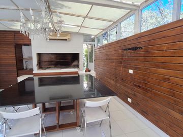 Casa de 5 ambientes en Alquiler en Barrio Cerrado La Montura